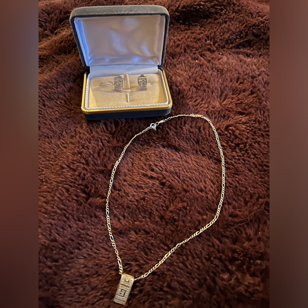 Vintage versace earring and necklace 1990’s set!